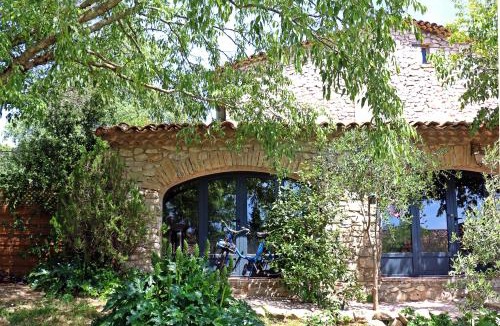 Saint-Hippolyte-du-Fort Bed & Breakfast | Suites romantiques avec Jacuzzi privatif ou baignoire ronde Terrazzo