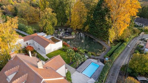 Mouroux House | Suites Romantiques avec Jacuzzi - Marne-La-Vallée - Le Jardin De Vos Secrets