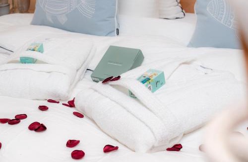 Mouroux House | Suites Romantiques avec Jacuzzi - Marne-La-Vallée - Le Jardin De Vos Secrets