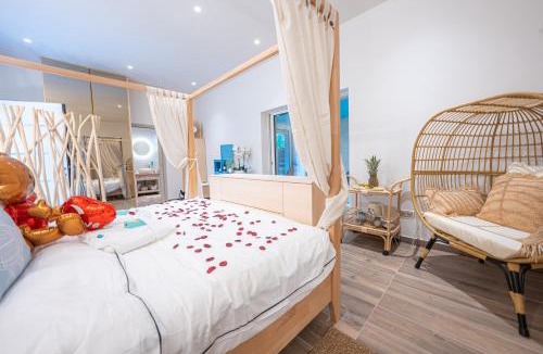 Mouroux House | Suites Romantiques avec Jacuzzi - Marne-La-Vallée - Le Jardin De Vos Secrets
