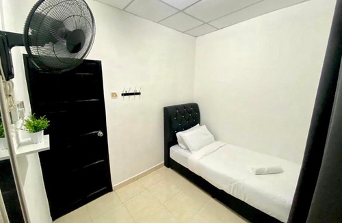 Kampung Seberang Takir House | Sukay Homestay