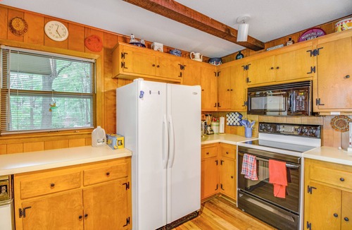 Hillman Cabin | Sullivan Lake Retreat w/Private Dock + Fire Pit!