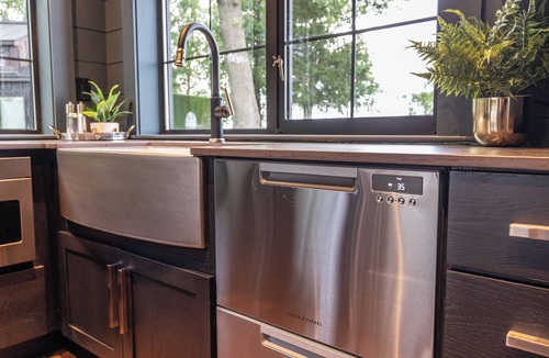 Seabrook House | Sully's Garage Par 3-Luxury Private Golf Experience