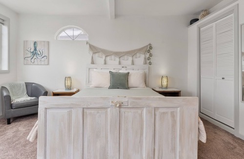 North Bend House | Sully's Sanctuary Centrally located/North Bend