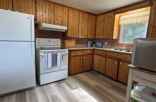 Dysart et al Cottage | Sully Shores Lakefront Getaway
