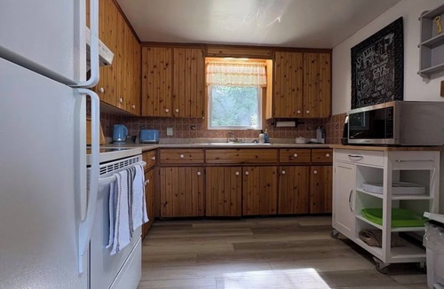 Dysart et al Cottage | Sully Shores Lakefront Getaway