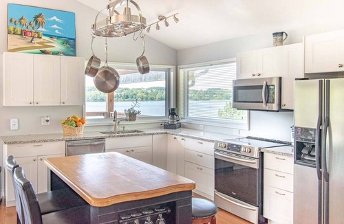 Midland Cottage | Sumac Trail - Three Bedroom Cottage, Sleeps 8