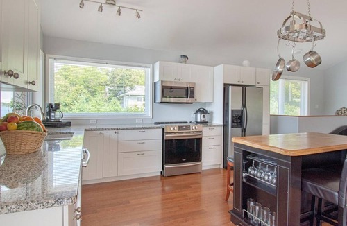 Midland Cottage | Sumac Trail - Three Bedroom Cottage, Sleeps 8