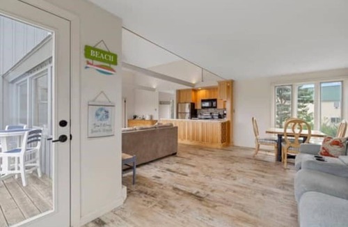 Scarborough House | Summer at the Salty Dolphin!