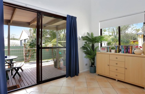 Hawks Nest House | Summer Bay Sunsets - Pet Friendly