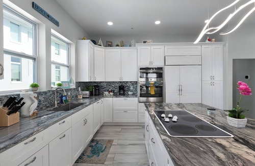 Fort Myers Beach House | Summer Beach Vacation~perfect location with private pool & Tiki Bar 🏖️