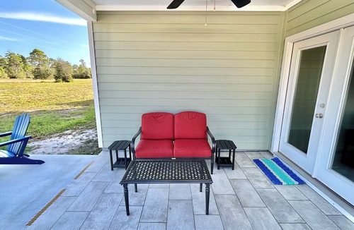Eastpoint House | Summer Breeze, community pool