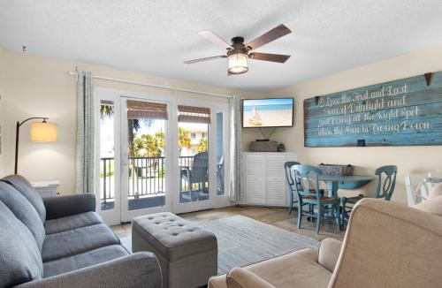 Miramar Beach Apartment | Summer Breeze Condominium 202 by Newman-Dailey