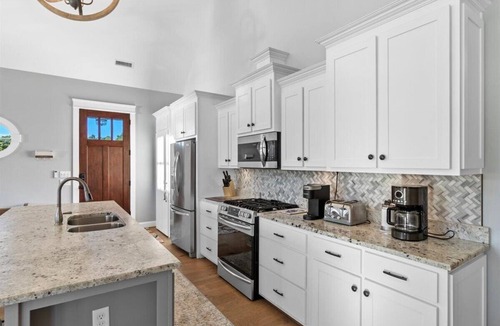 Bracey House | Summer Breeze - Fresh Reno, Heated Pool, Hot Tub!