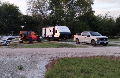 Wills Point Cabin | Summer Breeze RV Park