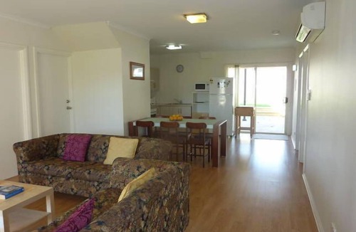 Sellicks Beach House | SUMMER BREEZE @ Sellicks Beach