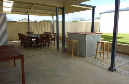 Sellicks Beach House | SUMMER BREEZE @ Sellicks Beach