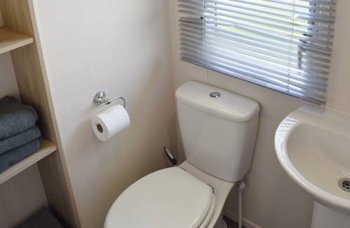 Knaresborough Cottage | Summer Breeze - UK37642