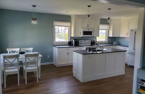 Groton Cottage | Summer Cottage with Water Access