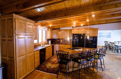 Roach House | SUMMER DATES STILL AVAILABLE! CALM WATERS, BEAUTIFUL VIEWS -LARGE GROUPS!