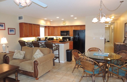 Independence Square Condo | Summer Deal! Only Two Weeks Left! Popular Gulf-Front Beach Condo w/pool & spa