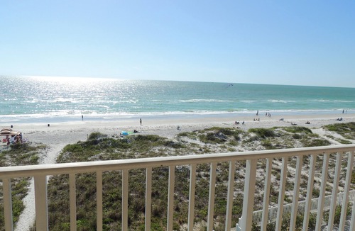 Independence Square Condo | Summer Deal! Only Two Weeks Left! Popular Gulf-Front Beach Condo w/pool & spa