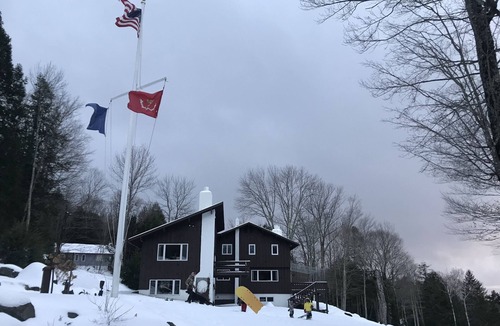 Londonderry House | Summer Escape Iconic Hilltop Chalet- Magic Mountain- Mountain Views