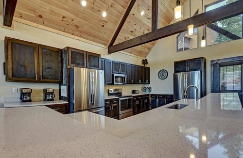 Indian Point Cabin | Summer filling up, act soon! Lakeview Lodge w/Million$ View