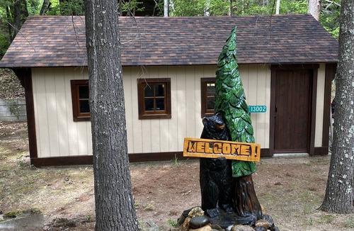 Manhattan Beach Cabin | SUMMER fun in a cozy log lake home on the Whitefish Chain under the tall pines