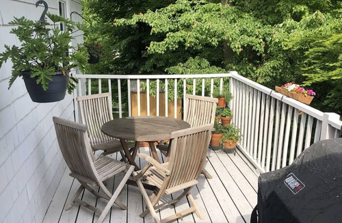 Darien House | Summer Fun near Weed Beach & Pear Tree, Noroton Heights train