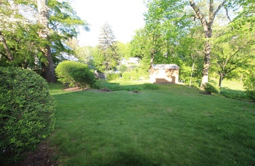 Darien House | Summer Fun near Weed Beach & Pear Tree, Noroton Heights train