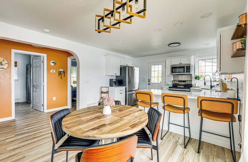 Thompson House | Summer Gem on the Lake: Swim & Kayak in Thompson!