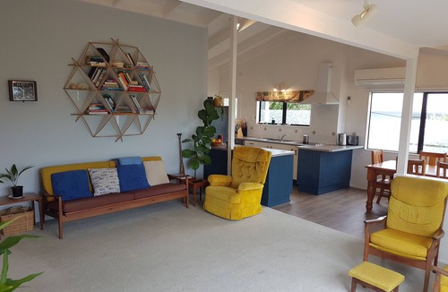 Whangarei Heads House | Summer getaway in McLeod Bay