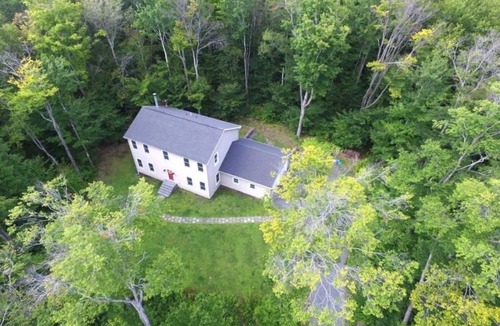 Prattsville House | Summer HillTop 6BR Villa, 4BA | Hot Tub & Movie Room, Windham 10min
