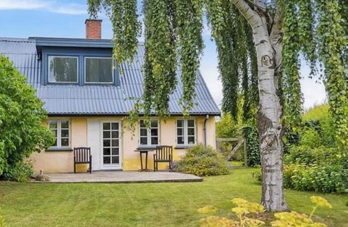 Borre House | Summer house among fields near Møns Klint