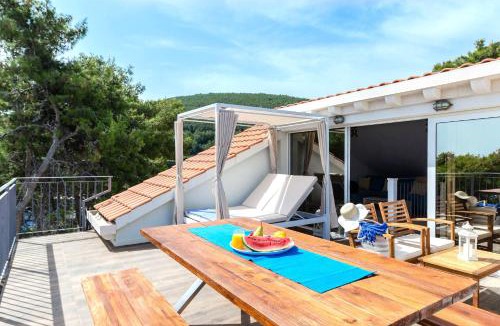 Prigradica Apartment | Summer House Bougainvillea by Dubrovnik Colors