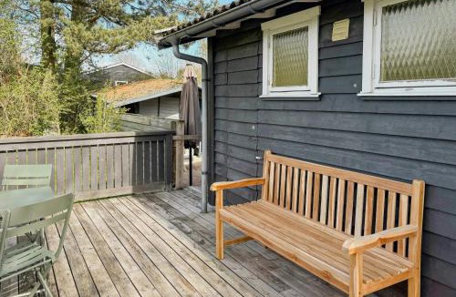 Bog By House | Summer House By Camønoen Trail On Bogø