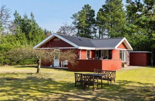 Brovst House | Summer House By Tranum Plantation And Beach