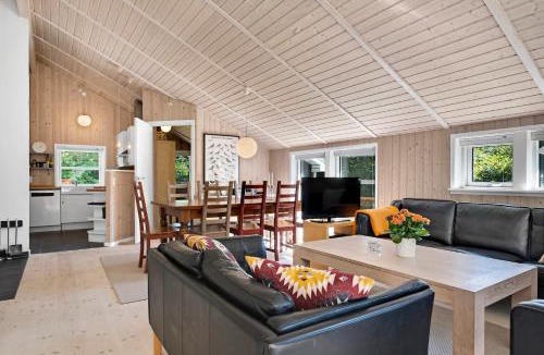 Haarby House | Summer House In Beautiful Nature In Brunshuse