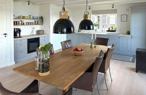 Ebberup House | Summer house in fisherman's style by Helnæs Bay