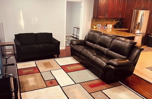 Elmont Apartment | Summer House