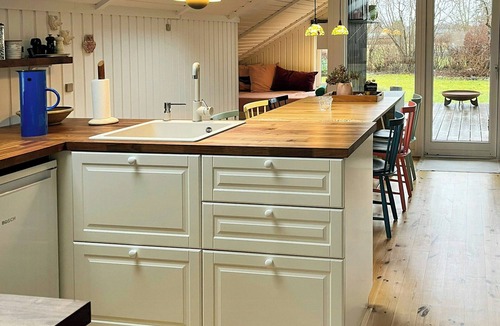 Karrebksminde House | Summer house with authentic charm on Enø