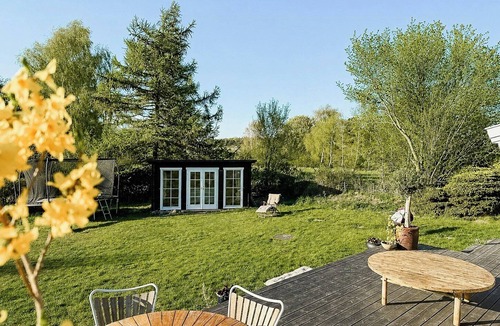 Melby House | Summer house with annex near Hyllingebjerg beach