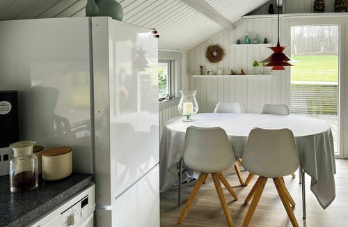 Hejsager Strand House | Summer house with forest view near Hejsager Beach