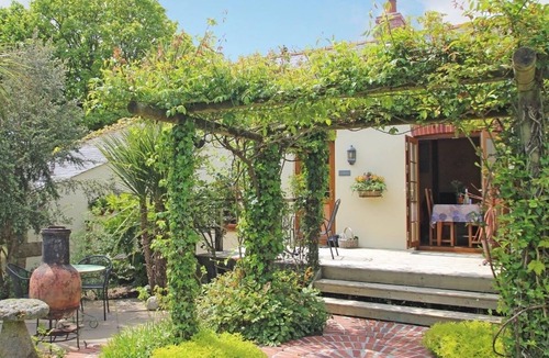 Mabe Cottage | SUMMER HOUSE, with open fire in Helston