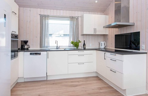 Sønderstrand House | Summer house with pool, sauna