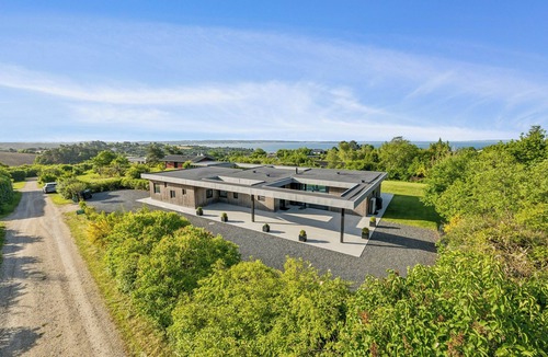 Handrup Strand House | Summer house with sea view high in Handrup