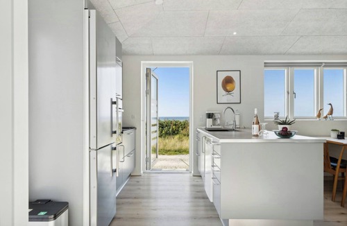Assens House | Summer house with sea view in Assens