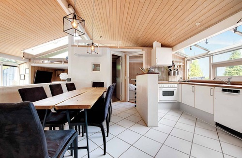 Tikob House | Summer house with terrace overlooking nature