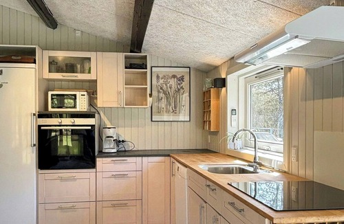 Ordrup House | Summer house with wilderness bath by Kårup Forest